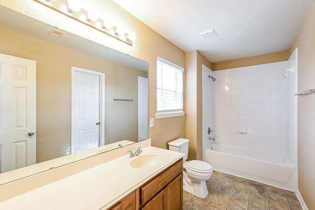 Photo - 22123 Greengate Dr