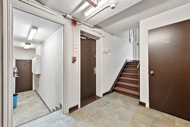 Photo - 2893-2897 St Clair Av E