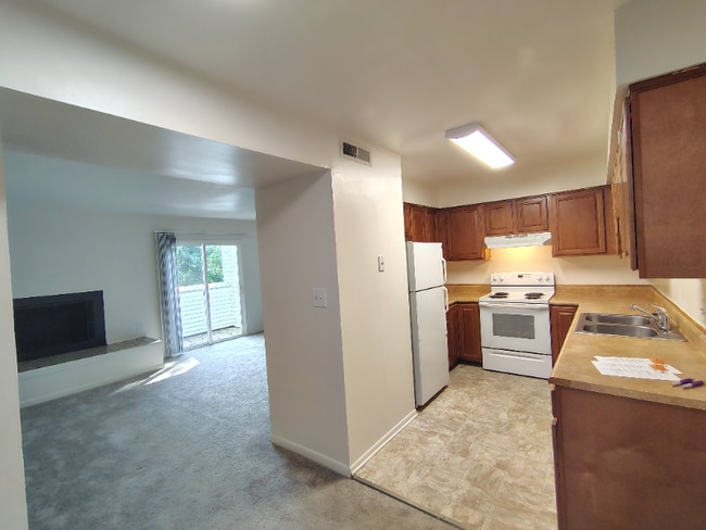 Building Photo - 600 Reusens Rd Rental