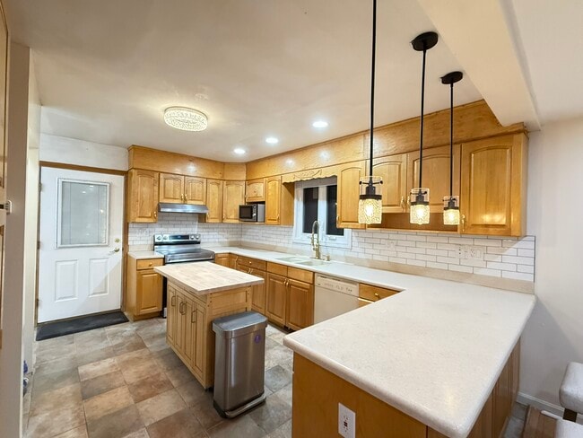 Photo - 287 Bacon St