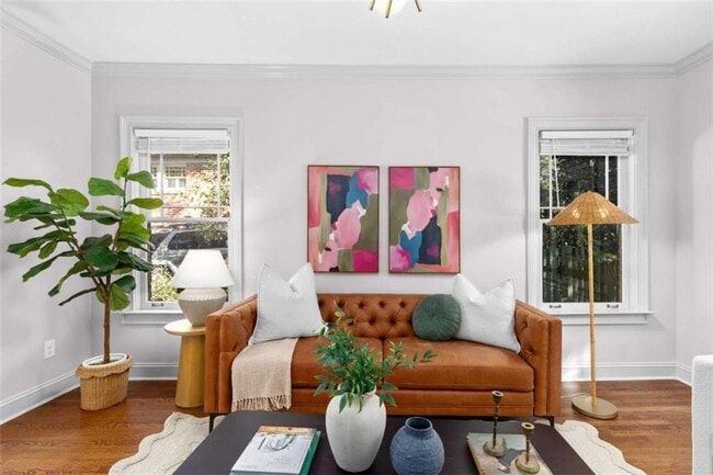 Photo - 987 Alloway Pl SE