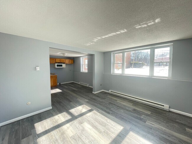 Photo - 181 Loudon Rd Unidad 212