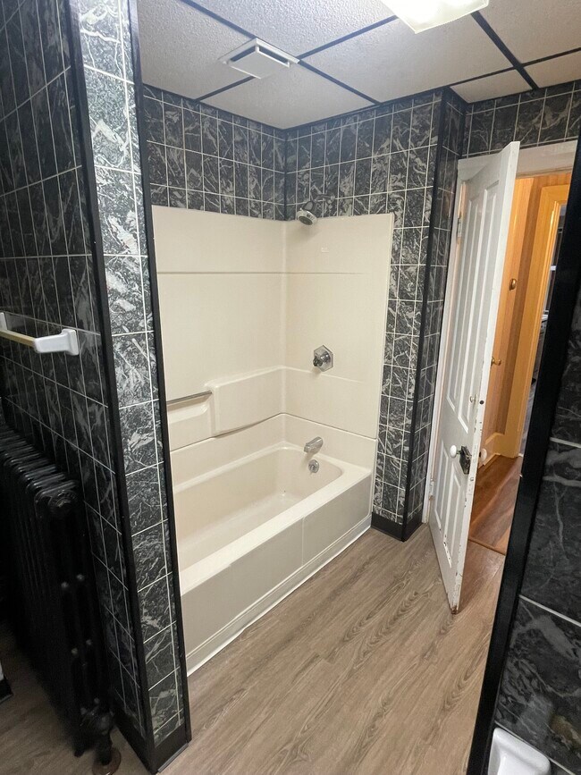 Photo - 420 Moore St Unit 2nd Floor