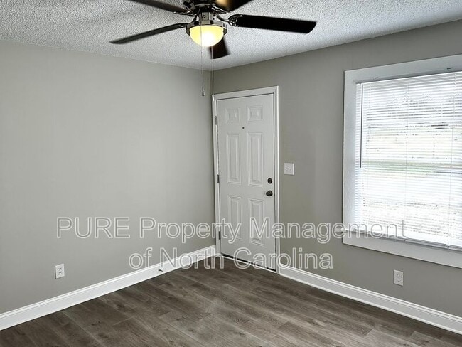 Photo - 208 S Lexington Dr
