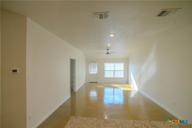 Photo - 907 Switchgrass Dr