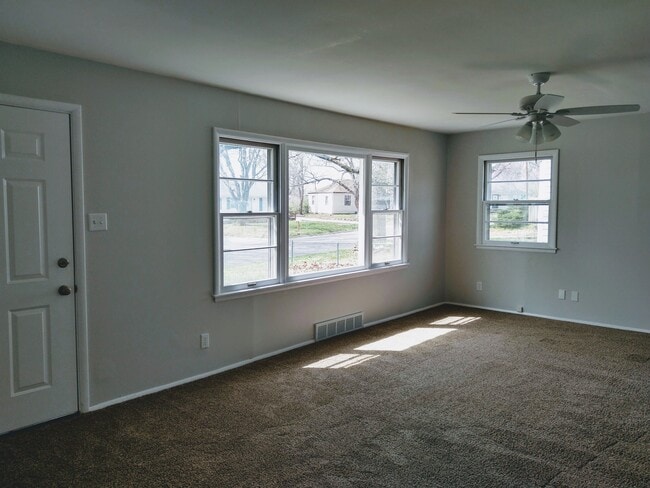 Living Room - 1312 SW Glendale Dr