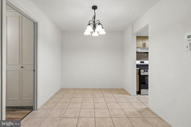 Photo - 521 Old Forge Crossing