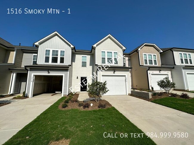 Photo - 1516 Smoky Mountains St