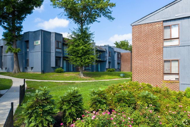 Building Photo - Stonington Court Apartments