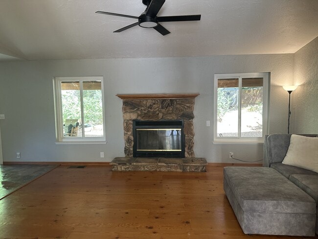 Photo - 4964 13th St