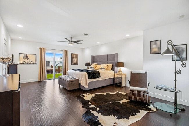 Photo - 2830 NE 56th Ct