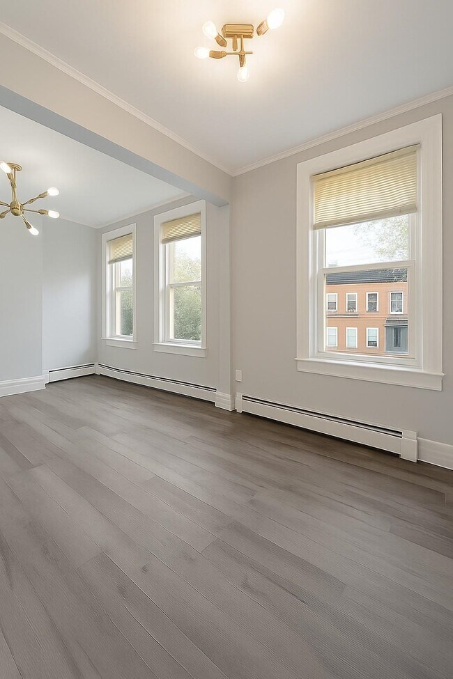 Photo - 396 Woodlawn Ave