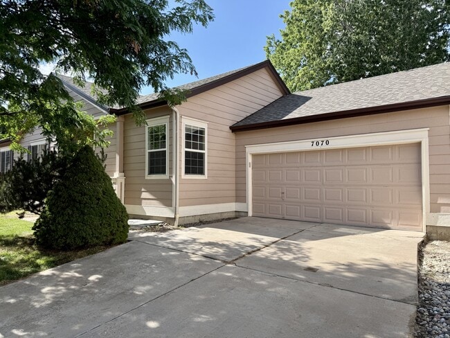 Building Photo - 7070 Mountain Creek Grove