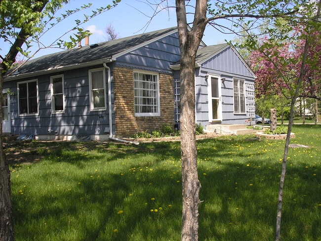 Building Photo - 2824 Texas Ave S Unit 2824 Texas Ave So Rental