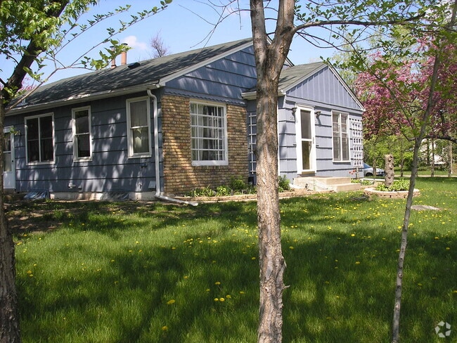 Building Photo - 2824 Texas Ave S Unit 2824 Texas Ave So Rental