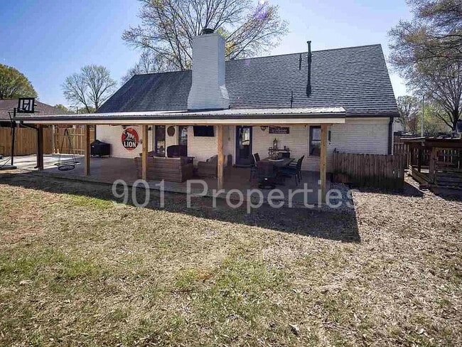 Photo - 1234 Greenview Rd