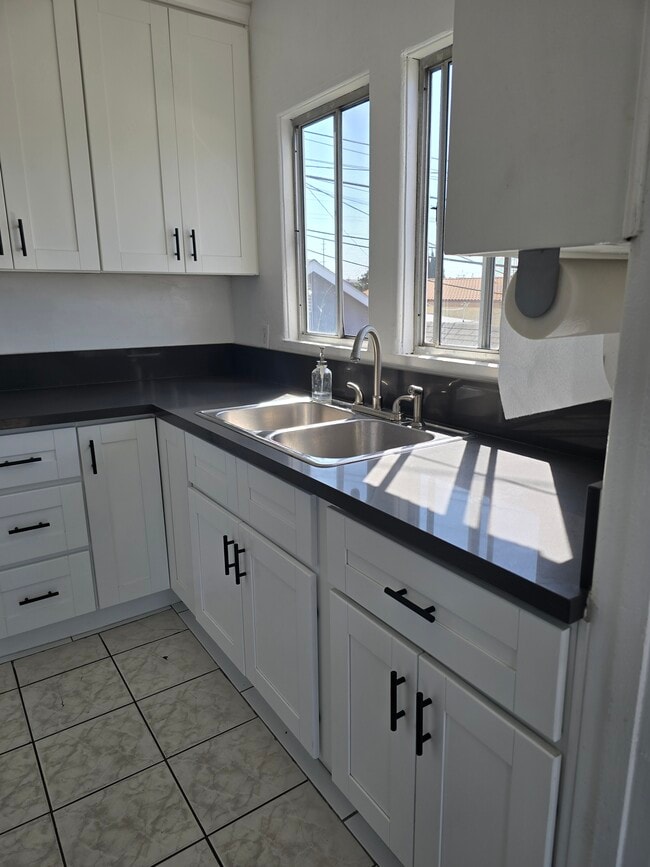 Kitchen view 1 - 6230 Newell St Unit B