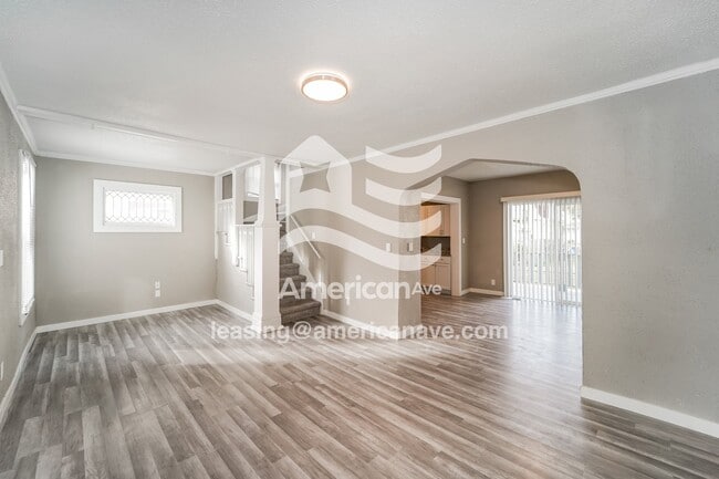 Photo - 1836 Superior St