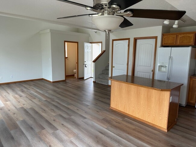 Photo - 6369 W Trestle St Unidad #2
