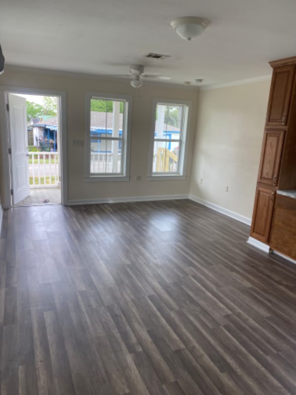 Photo - 5635 Leon St