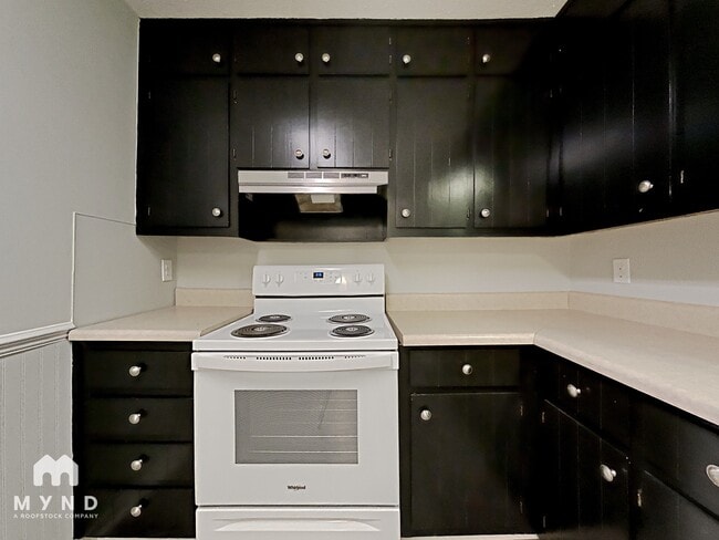 Photo - 2624 Garry St