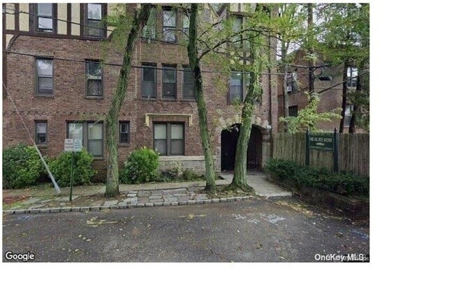 Building Photo - 1 Hillside Ave Unit 2D Rental