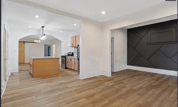 Photo - 207 Boyden St