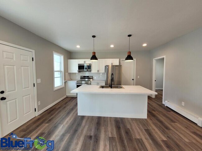 Photo - 631 W 10th Ave