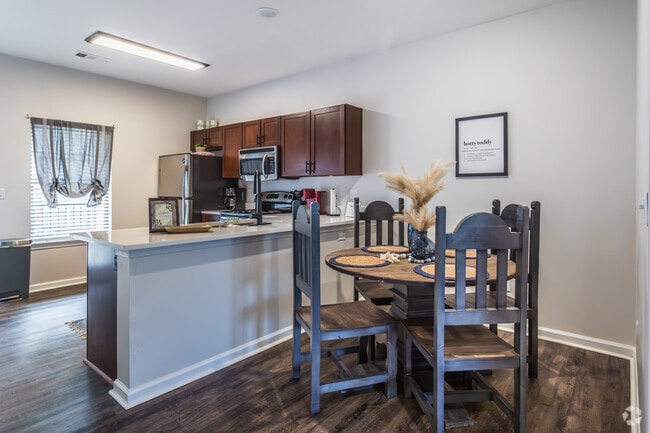 3BR, 3BA - 1,400SF - Dining Room