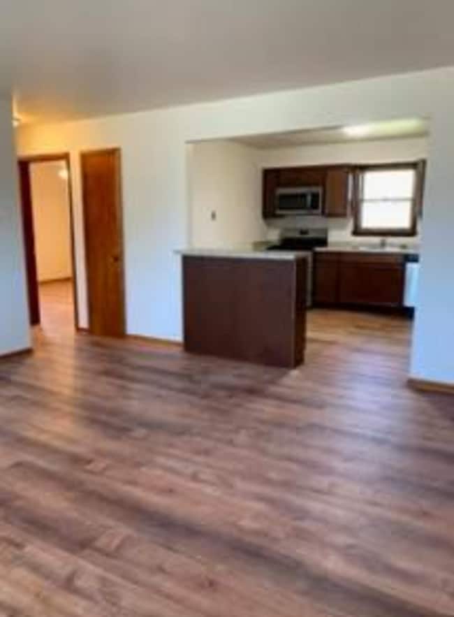 Photo - 608 Kungs Way