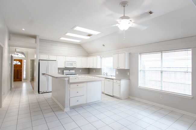 Photo - 1722 Red Oak Terrace