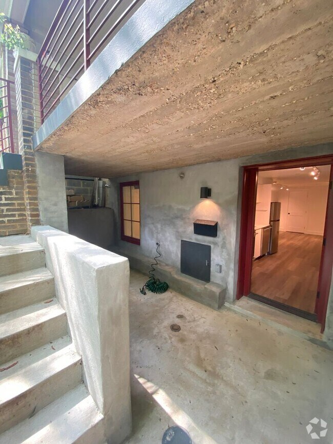 Building Photo - Modern Petworth 2-Bed/Bath with Outdoor Sp... Rental