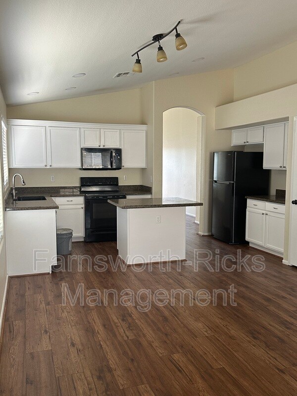 Photo - 5730 E Holmes Ave