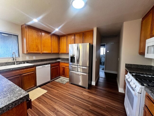 Building Photo - Recently Remodeled 3-Bedroom, 2-Bath Home in Petaluma