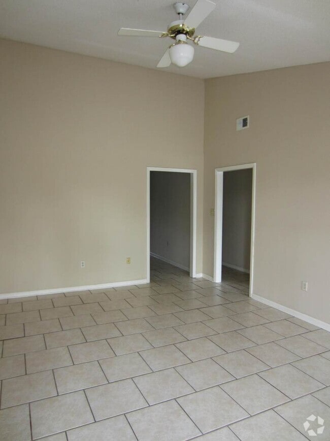 Building Photo - 4072 Northlake Dr Unit B Rental