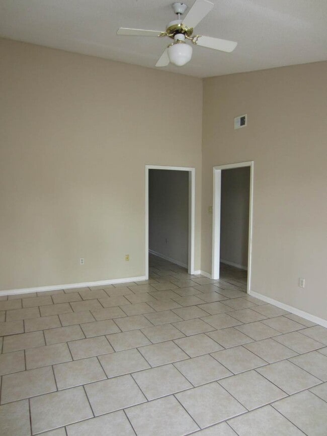 Photo - 4072 Northlake Dr Apartment Unit B