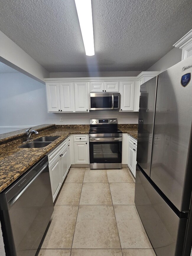 Photo - 1540 Windorah Way Unidad A