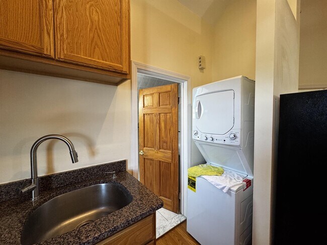 Photo - 30 Hume Ave Unit 3