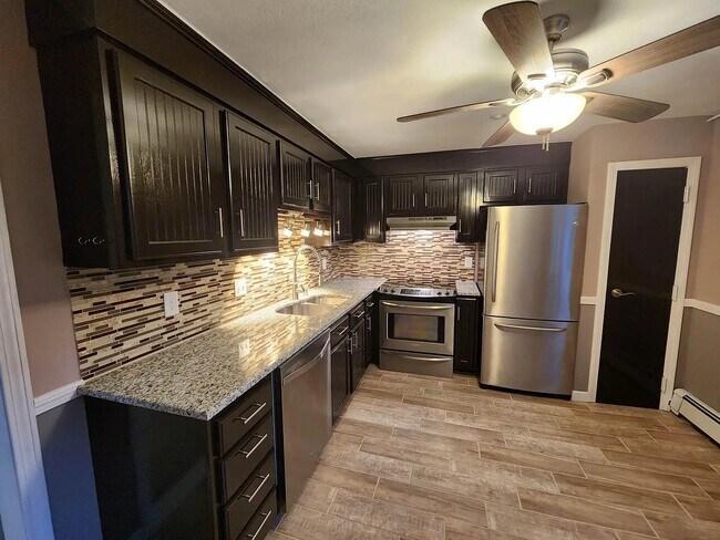 2008 Mineral Spring Ave Unit 12