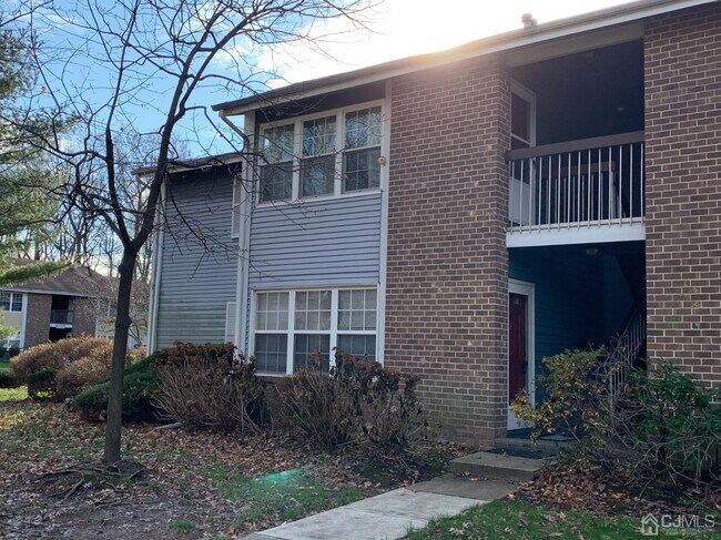 Photo - 194 Pennsylvania Way