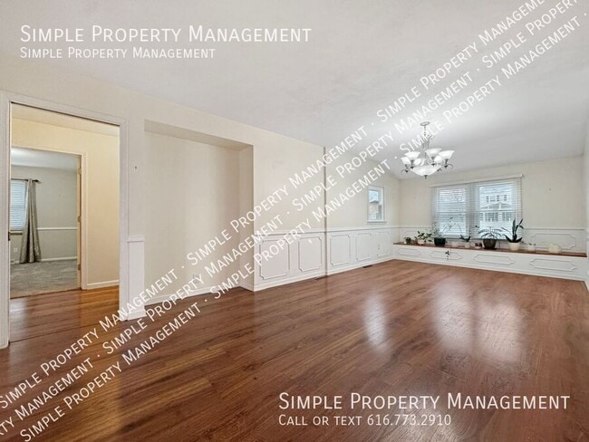 Photo - 5352 Queensbury Dr SE