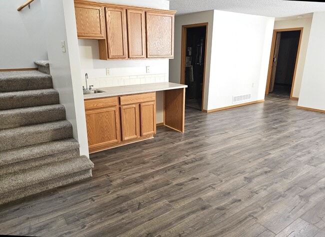 Photo - 406 Stone Dr