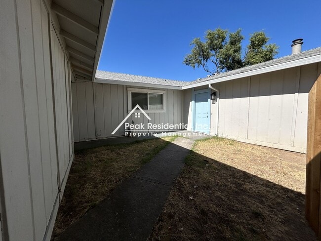 6328 Bonham Cir