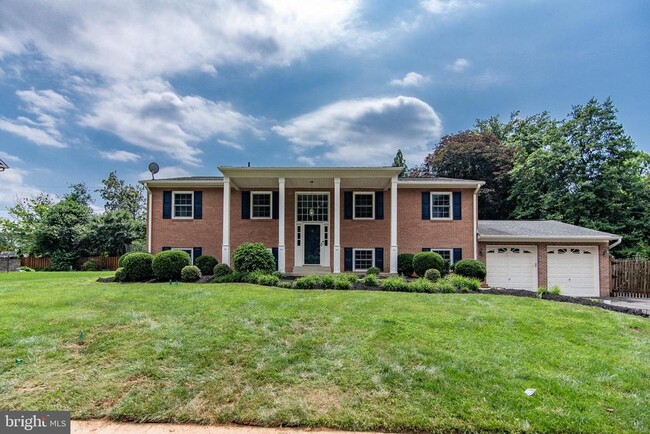 Photo - 402 Holloway Ct NE House