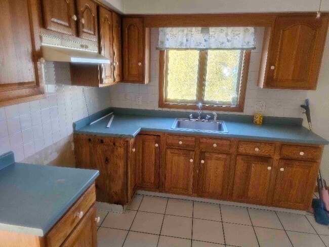 Photo - 9 Lanes Ave Unidad 2