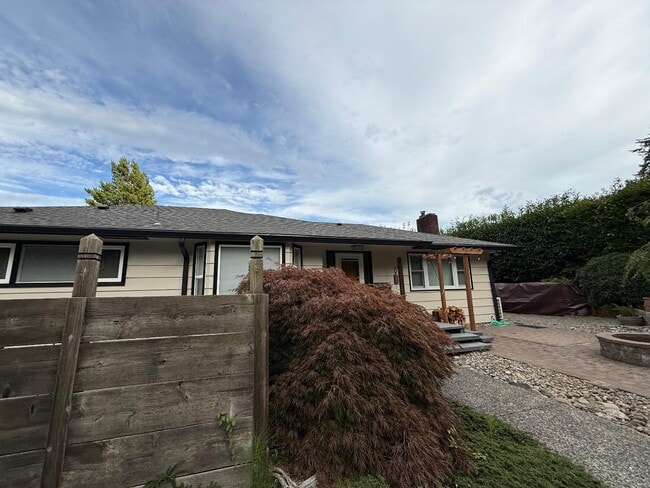 Photo - 580 N 13th St