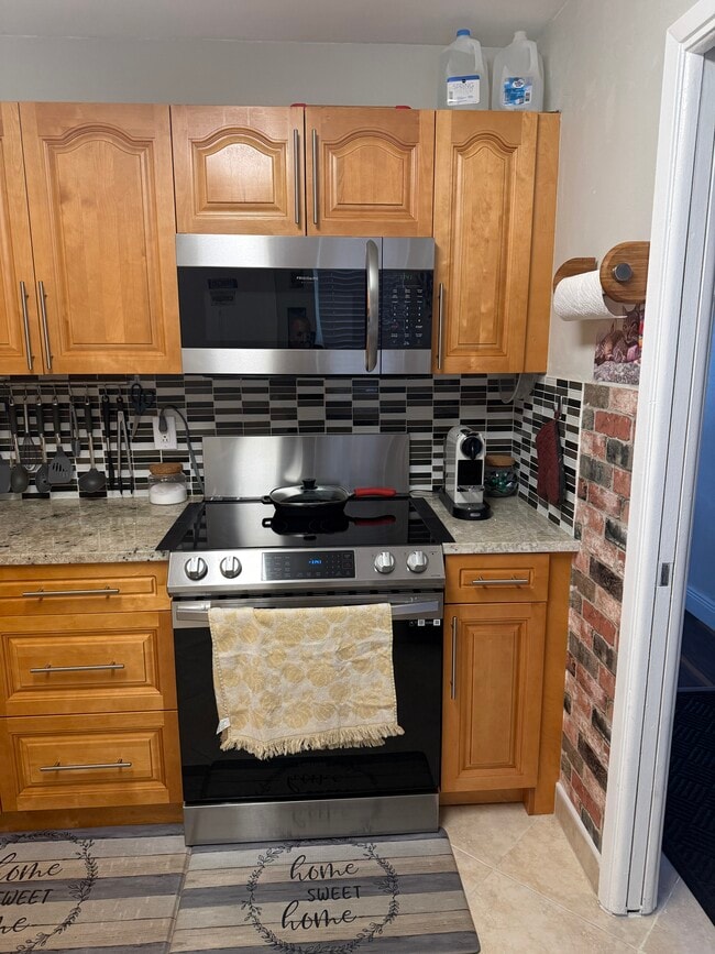 Kitchen - 2901 S Palm Aire Dr Unit 307