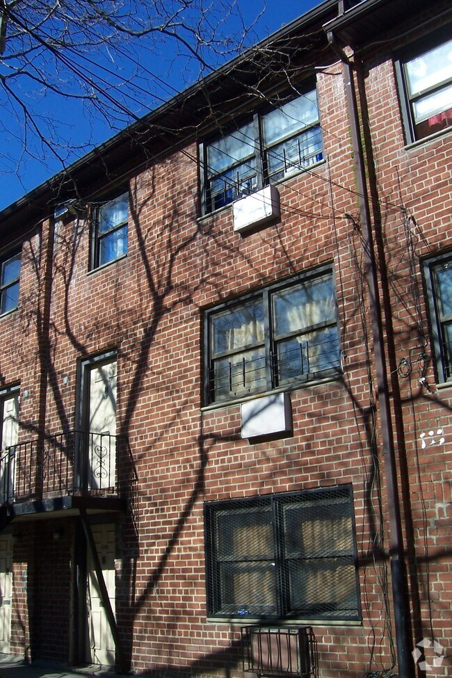 Photo - New Central Manor Apartments