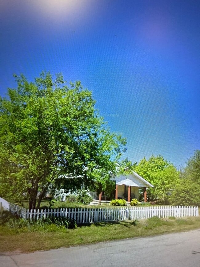 Photo - Charming 2 bed 2 bath 1 car garage AND 2 CAR CARPORT!!  Modern Farmhouse with Glassed in Sunroom!