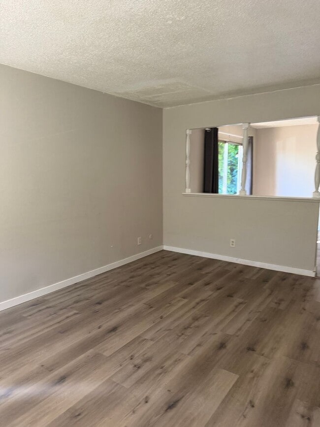 Photo - 3 bedroom 1 bath duplex Unit 5363 Castle St